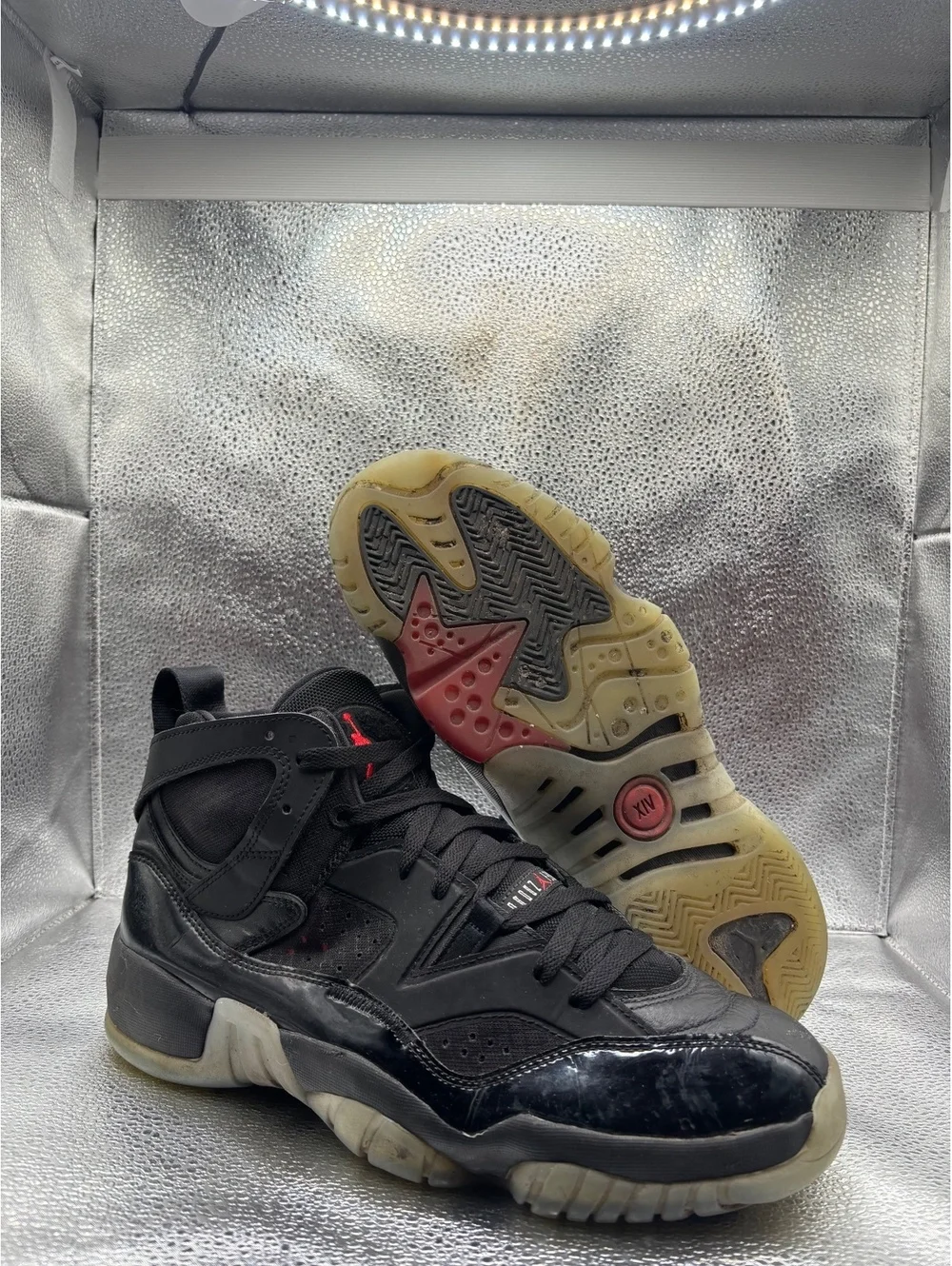 Air Jordan jumpman two Trey black university red